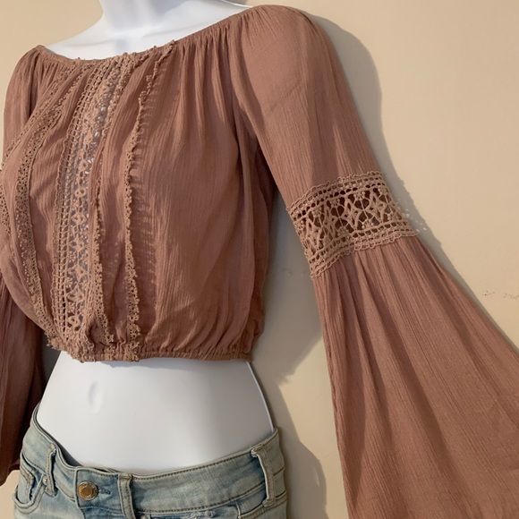 Lovely cropped boho flowy sleeved top in rose - Picture 2 of 10